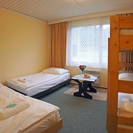 Pod Javorem Hotel Velké Karlovice Buitenkant foto